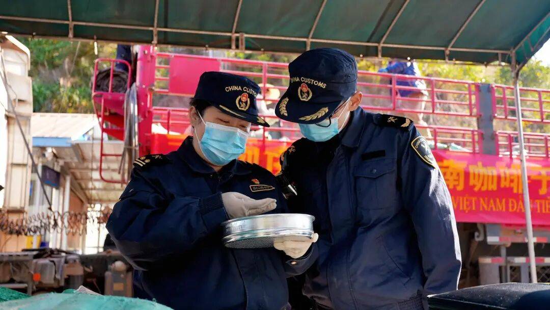 咖啡经中国龙富—越南阿巴寨通道入境不朽情缘首页首单通关！22吨越南(图3)